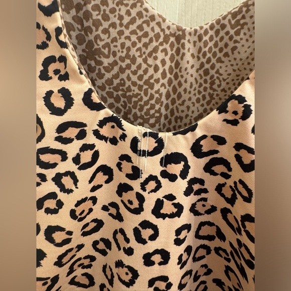 Acacia one piece - Picture 5 of 5